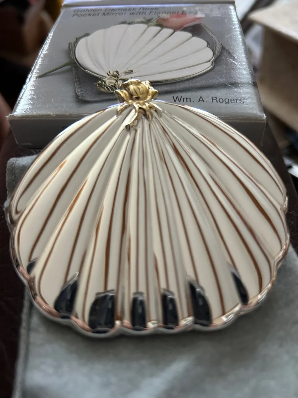 Oneida William Roger’s  Silver-tone Shell Compact Mirror with Gold Rose Mirror